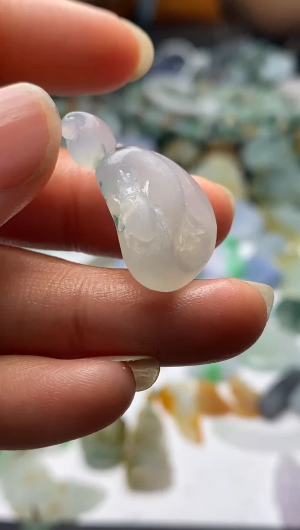 定制翡翠未镶嵌翡翠毛货多样性发其一