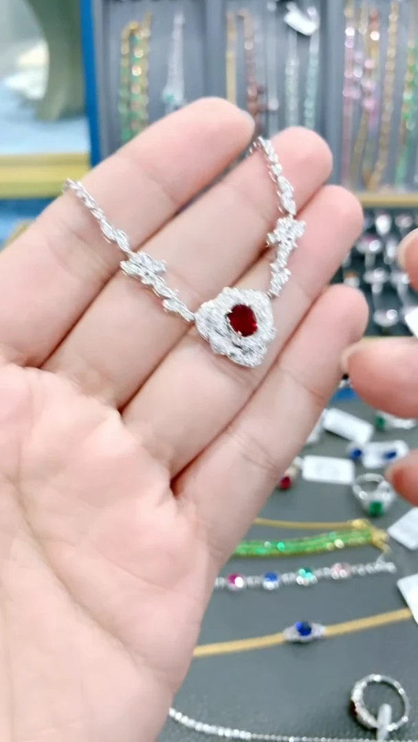 18K金镶嵌项链红宝石·