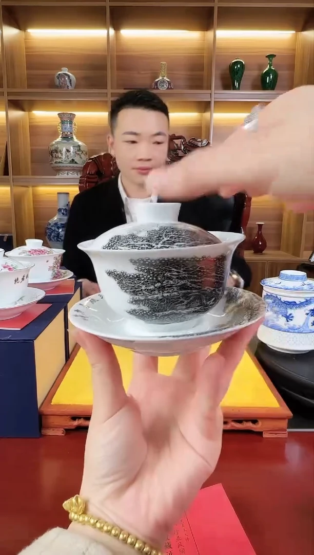 【闪购商品】摆件景德镇三顾茅庐三才盖碗