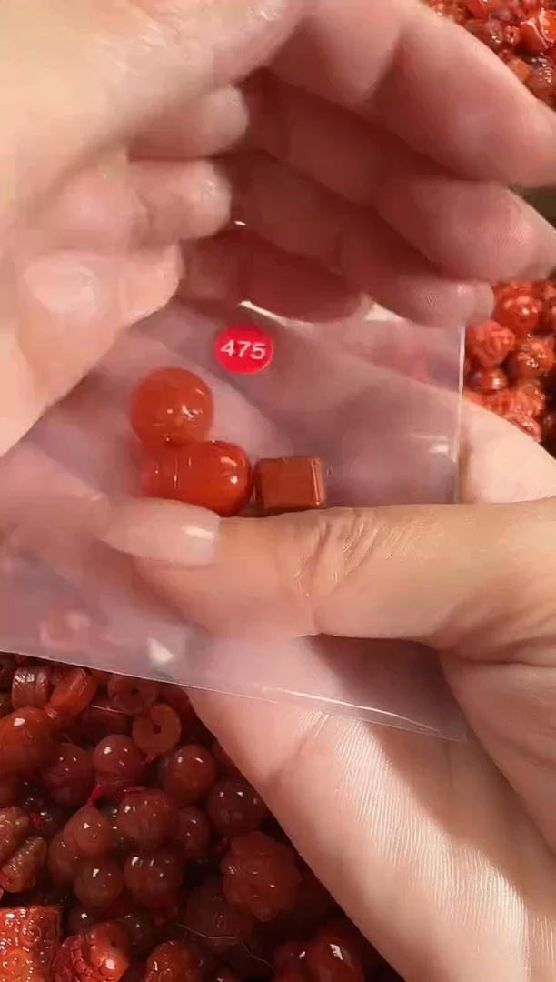 颈饰未镶嵌南红玛瑙1