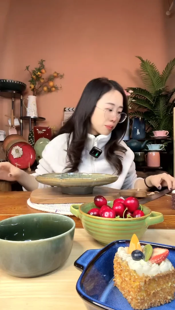 陶瓷10.5英寸花边大盘  微瑕