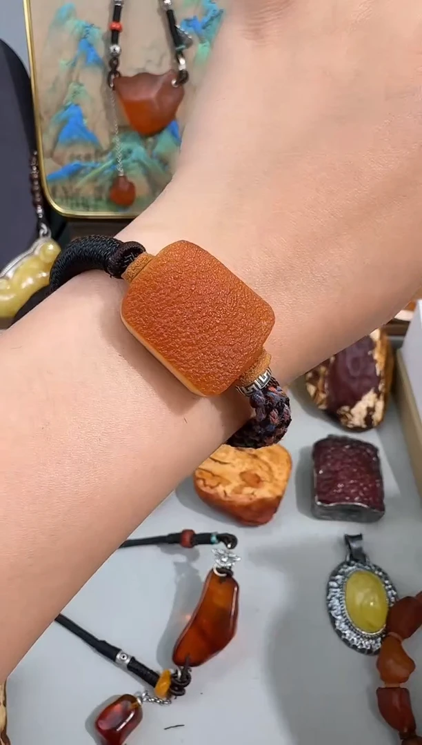 未镶嵌琥珀裸石琥珀
