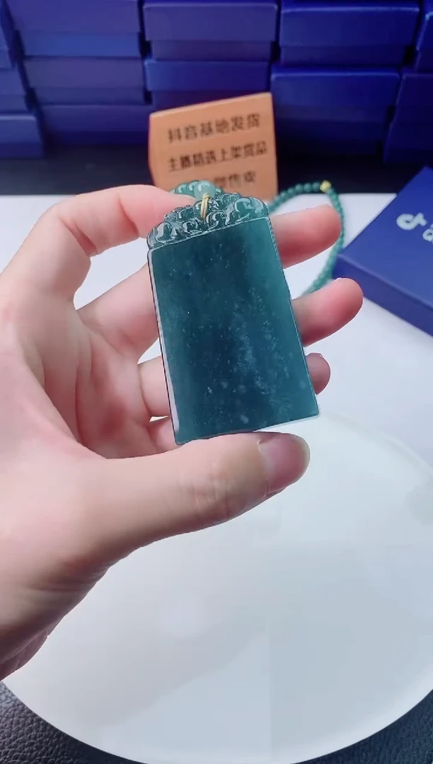 翡翠未镶嵌颈饰1111111111