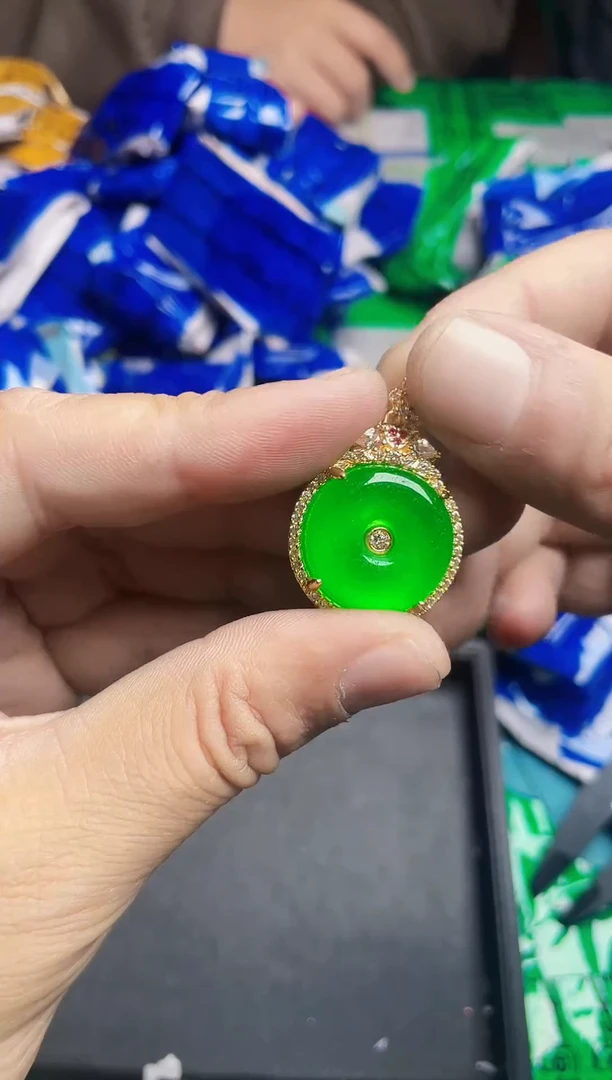 强子收货--所见即所得--多样性发货--HFH2405绿平安扣