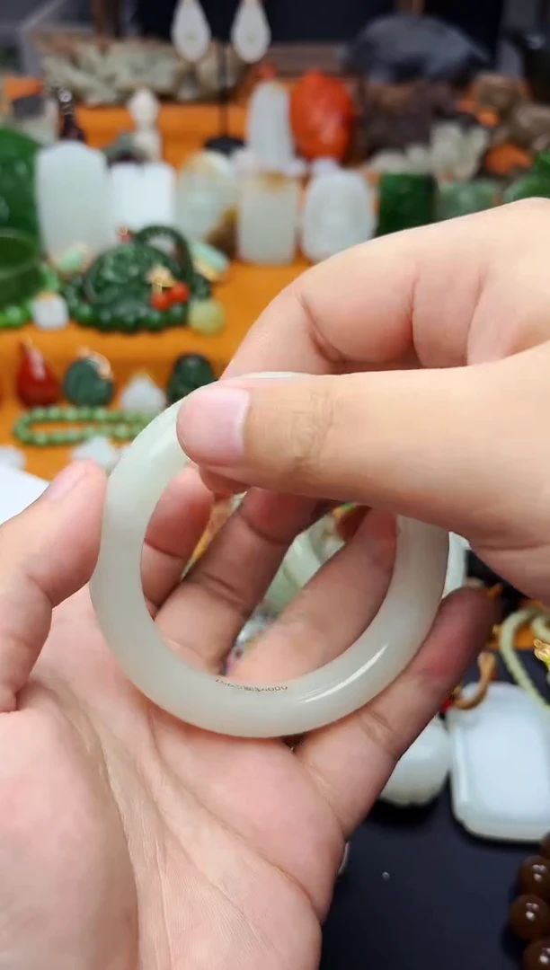 【闪购商品】和田玉手镯未镶嵌56.5圈口01