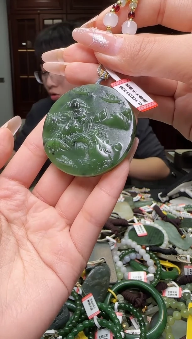 颈饰未镶嵌和田玉和田玉