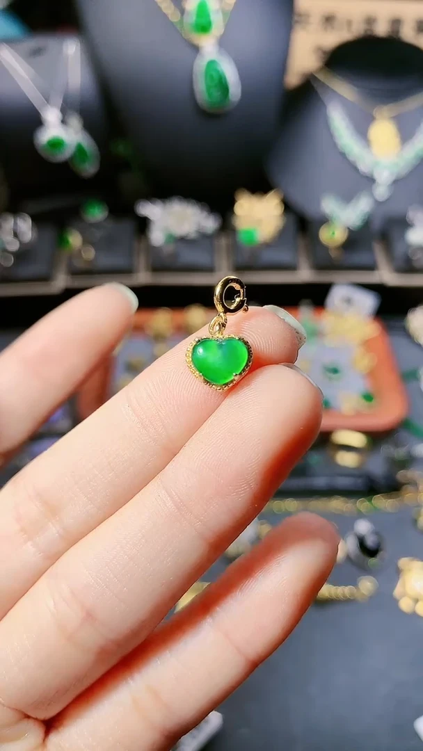 【闪购商品】翡翠吊坠(不含链)银S925镶嵌小提留