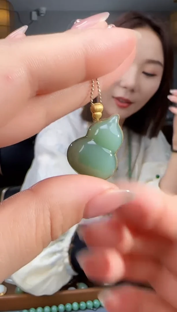 和田玉18K金镶嵌吊坠(不含链)1
