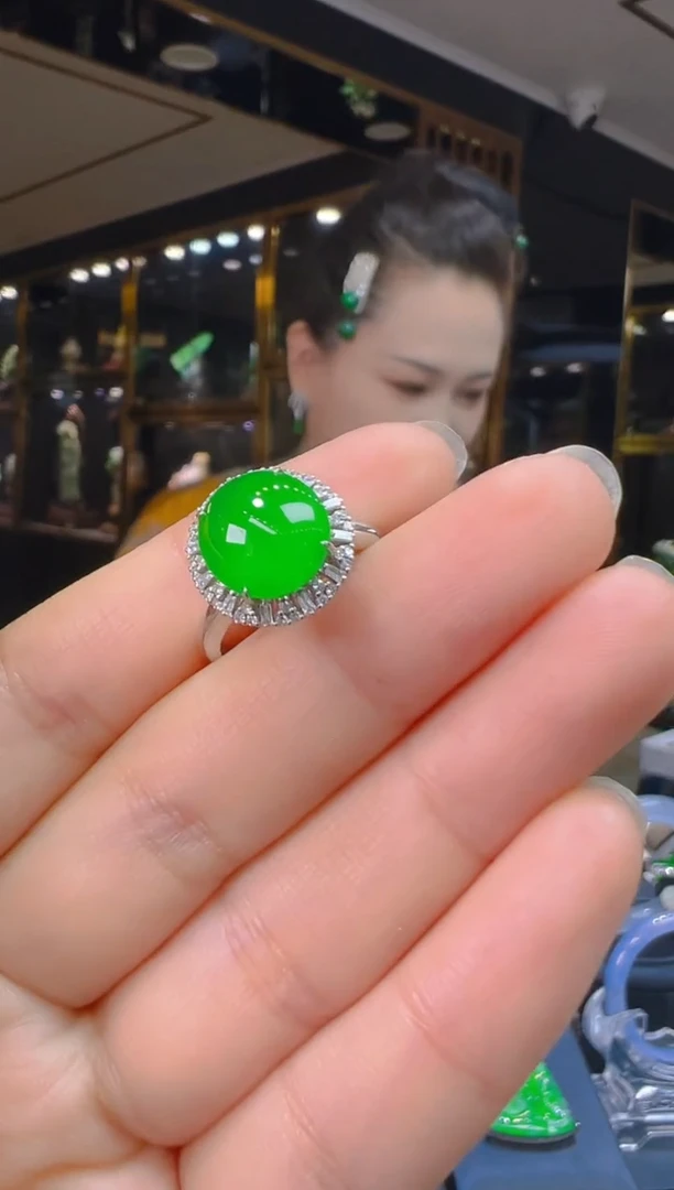 翡翠戒指18K金镶嵌146