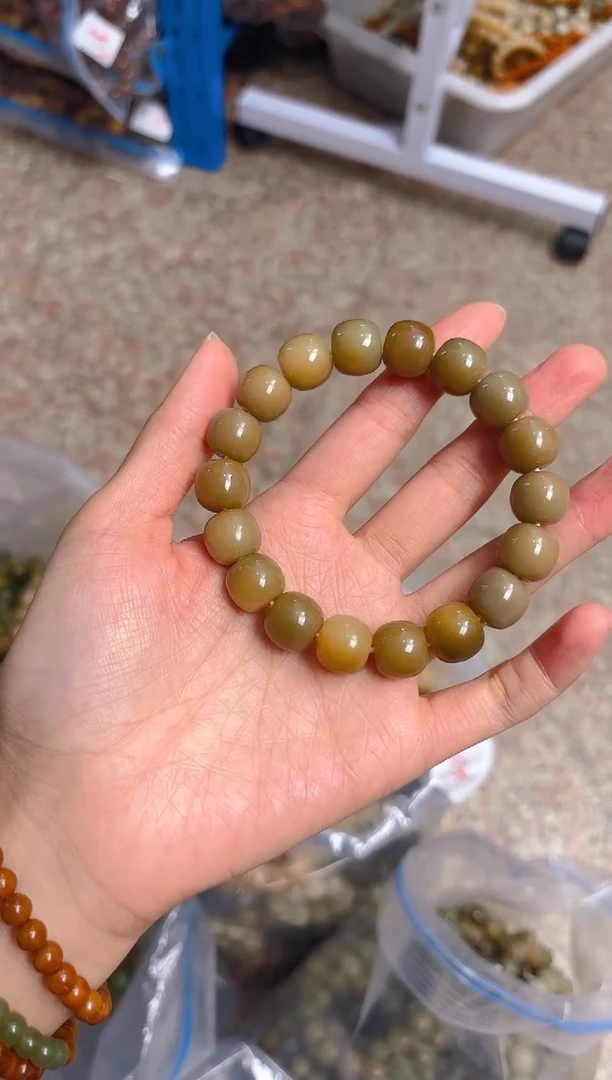 吊坠菩提根/象牙果榨菜色桶珠单圈