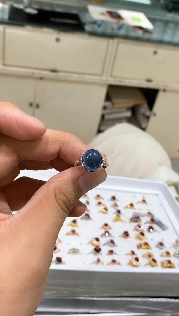 银S925镶嵌戒指托帕石戒指