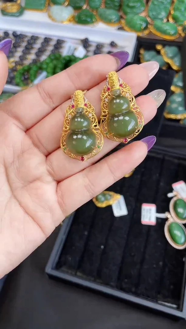 【闪购商品】和田玉吊坠18K金镶嵌多样性发一