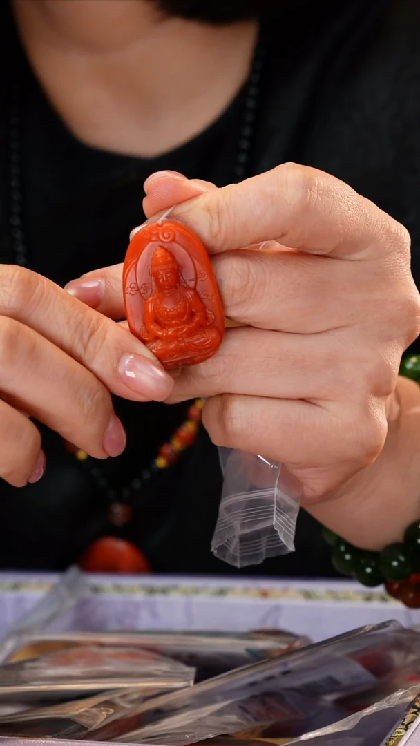 吊坠(不含链)未镶嵌南红玛瑙保山雕刻件