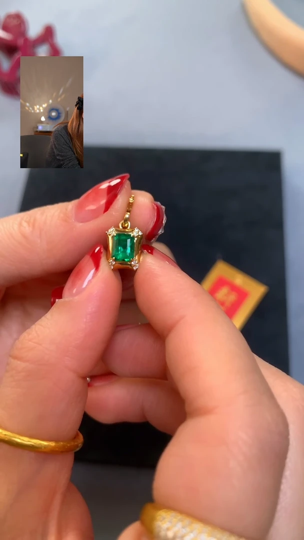 【闪购商品】祖母绿吊坠(不含链)18K金镶嵌沃顿绿祖母绿吊坠