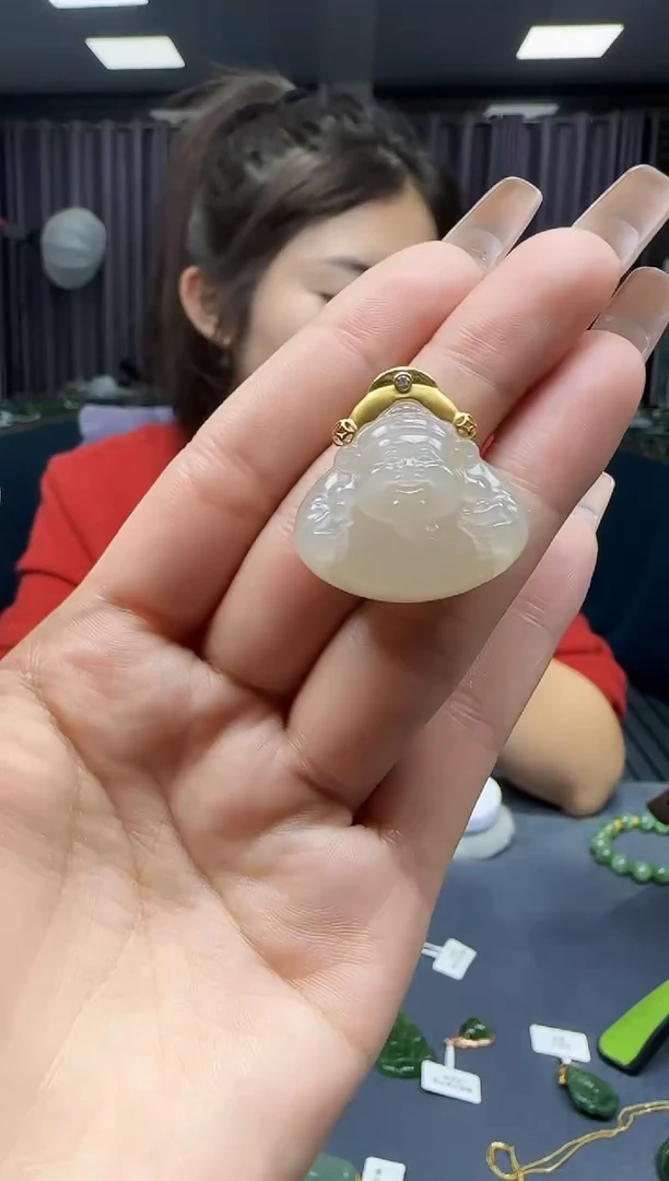 【闪购商品】和田玉挂件18K金镶嵌1