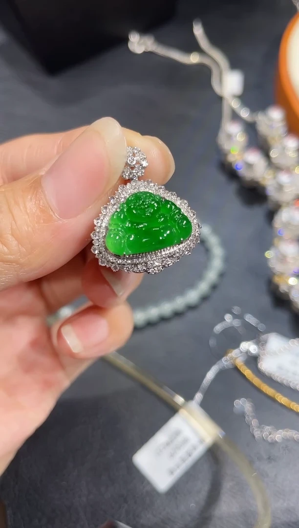 吊坠(不含链)18K金镶嵌翡翠佛