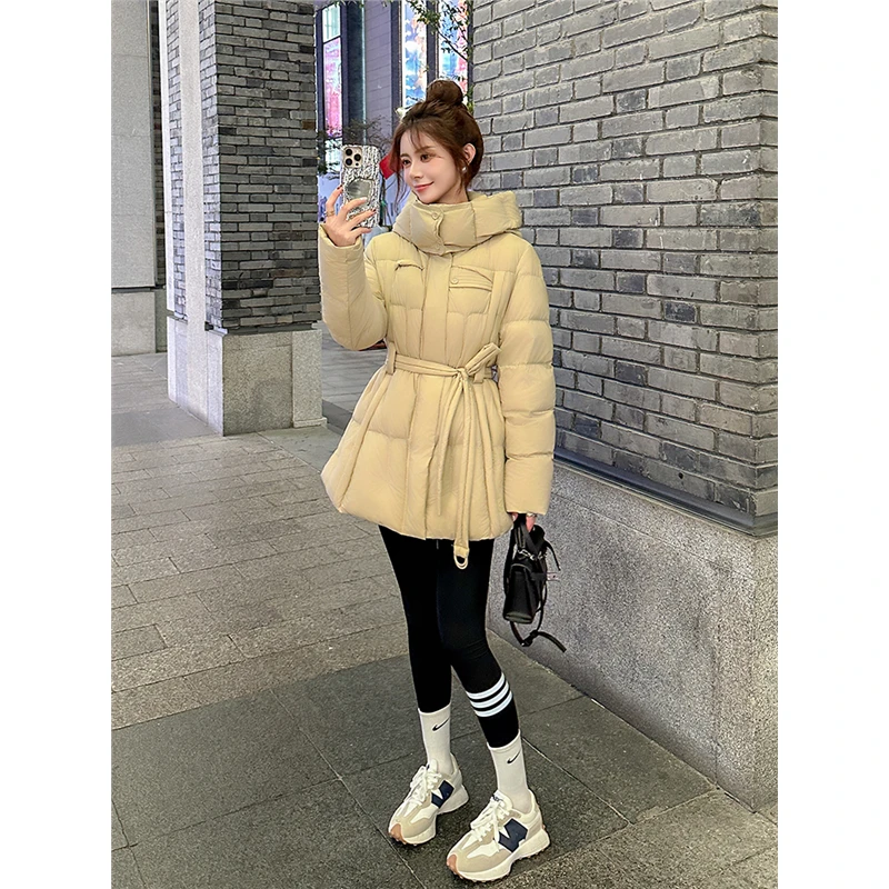卡其色羽绒服女短款小个子2025冬新款连帽收腰白鸭绒加厚保暖外套