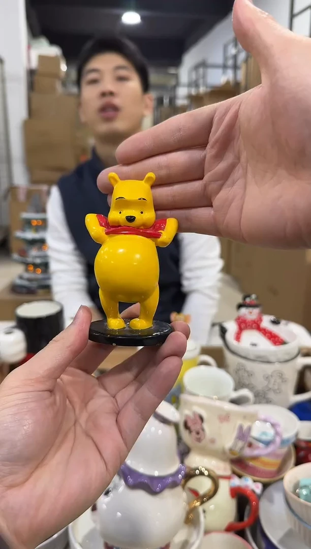 瓷片大肚子维尼小摆件