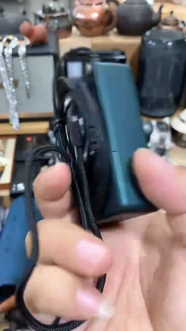 瓷片闪购商品  如图所示