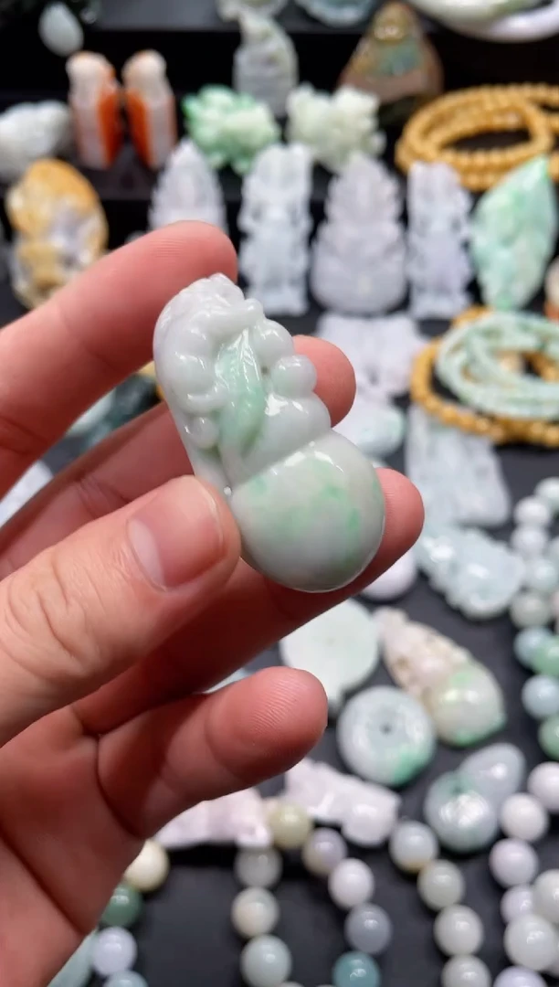 翡翠未镶嵌颈饰天然翡翠a货