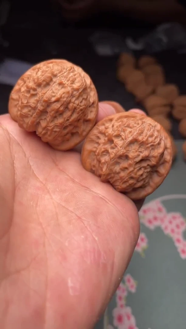 把件文玩核桃a133  血麒麟38尺