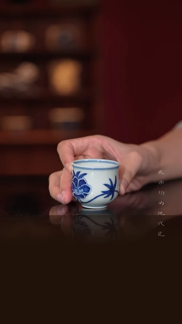 景德镇纯手绘青花 秋葵纹单杯