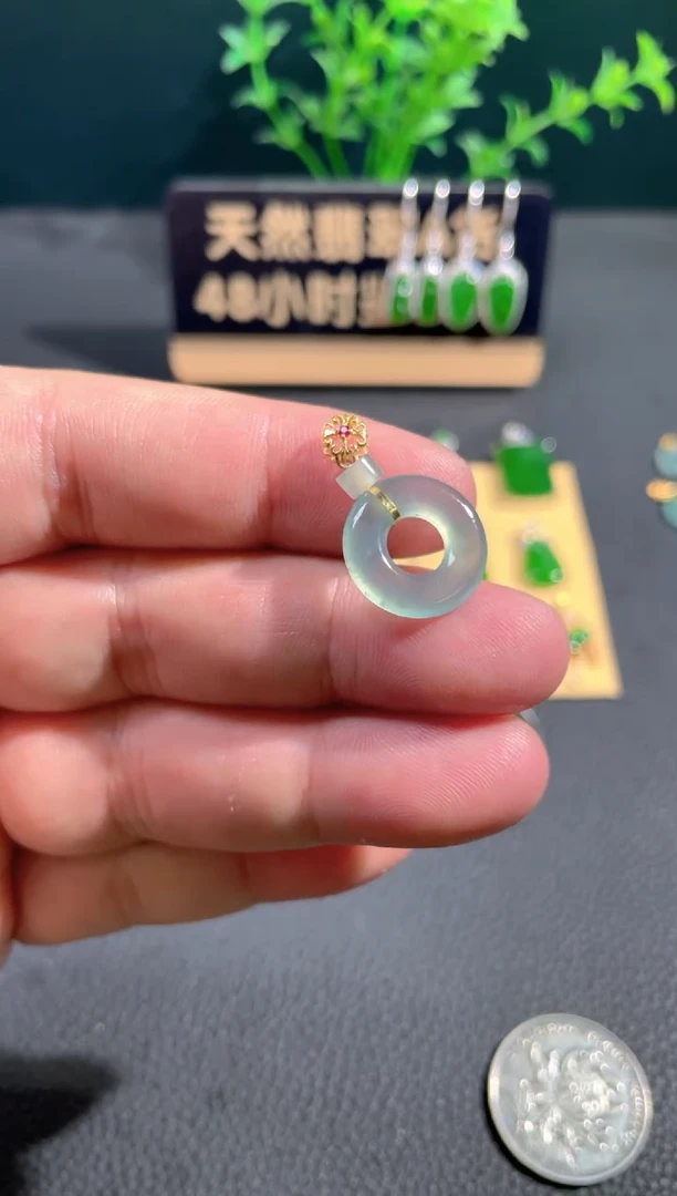 【闪购商品】翡翠颈饰18K金镶嵌翡翠