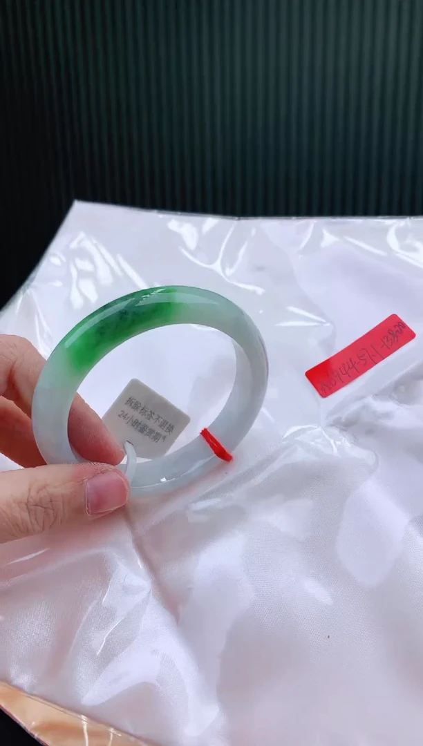 未镶嵌手镯翡翠57