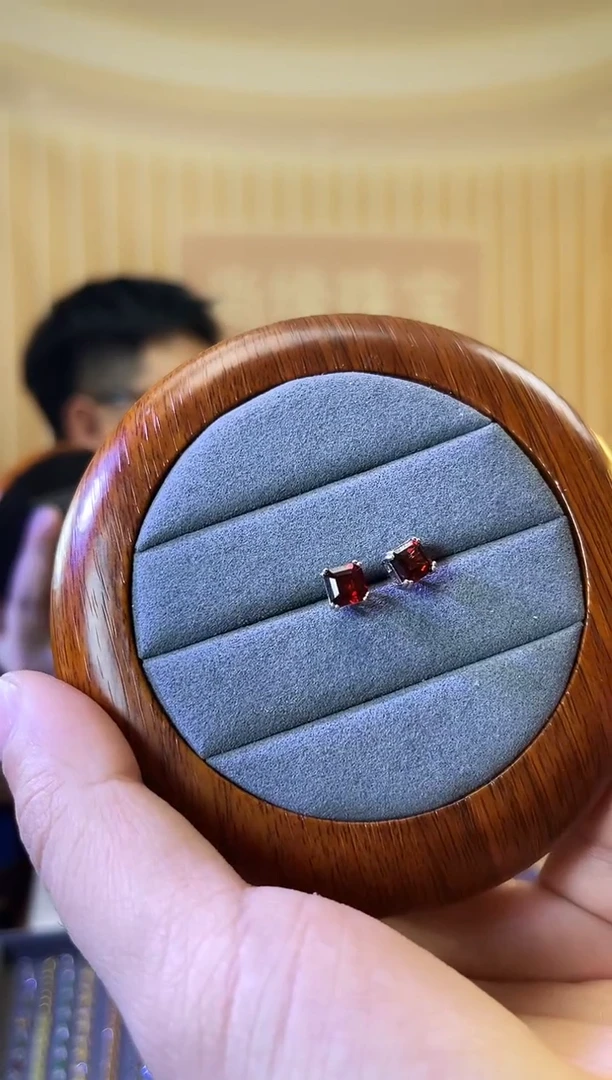 银S925镶嵌耳饰石榴石阿***子石榴石拍2份