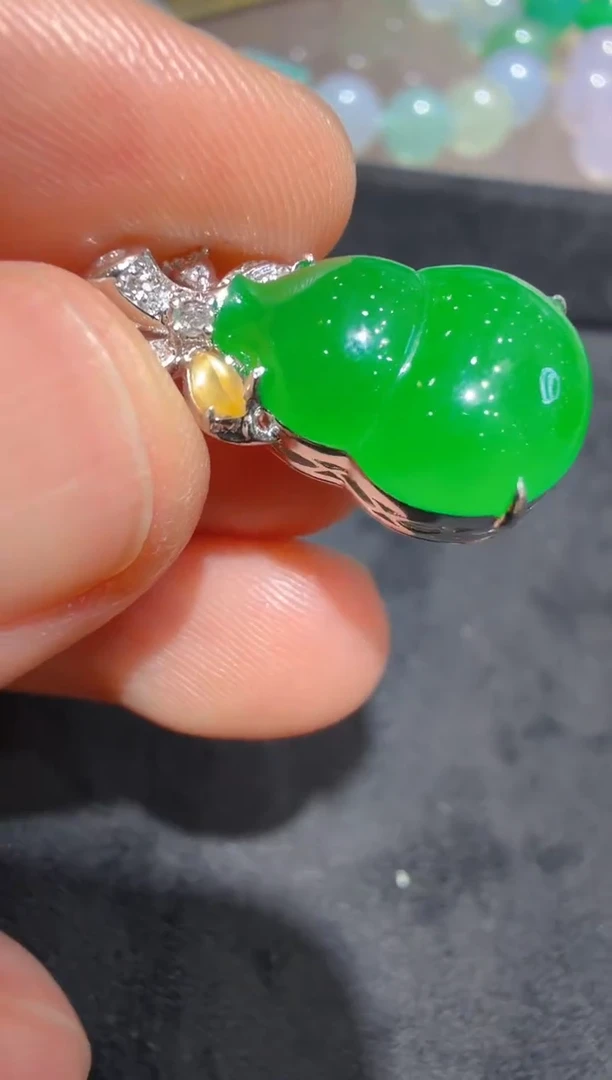 吊坠(不含链)18K金镶嵌翡翠多样性团购发一件