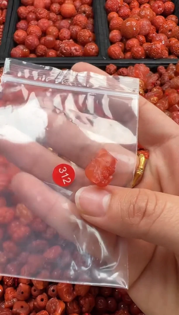 【闪购商品】南红玛瑙颈饰未镶嵌1