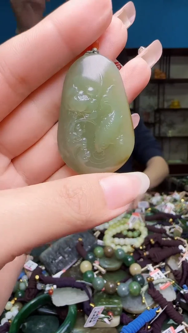 颈饰未镶嵌和田玉1