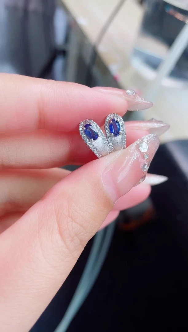 【闪购商品】蓝宝石耳饰银S925镶嵌耳饰