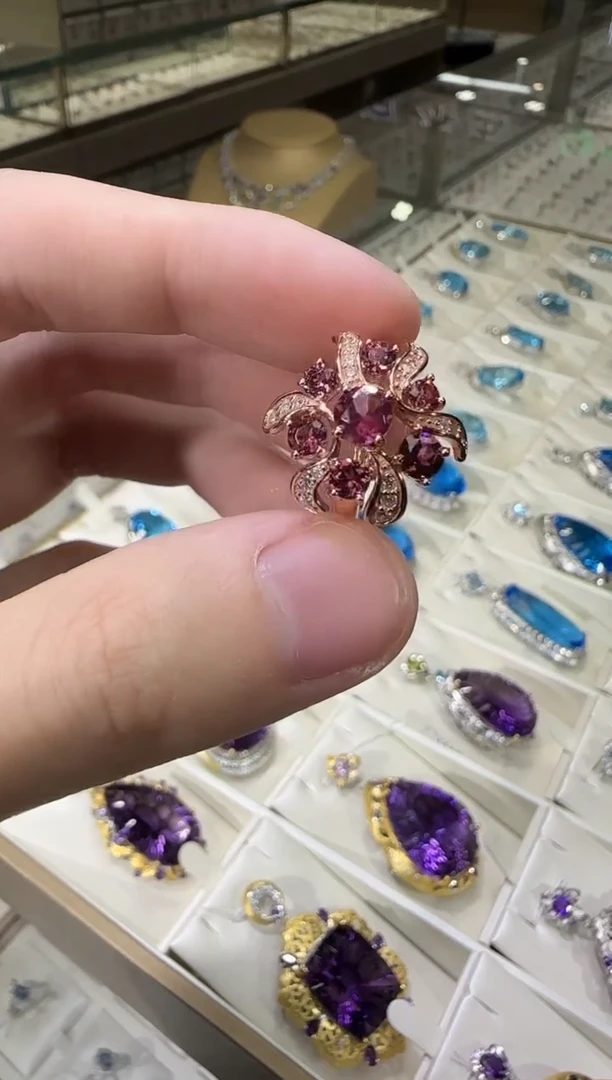 银S925镶嵌戒指石榴石设计款