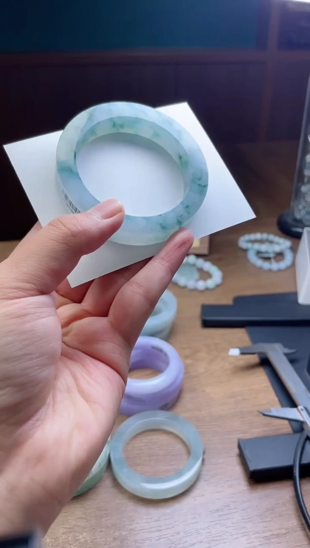 未镶嵌手镯定制翡翠_*芽定制