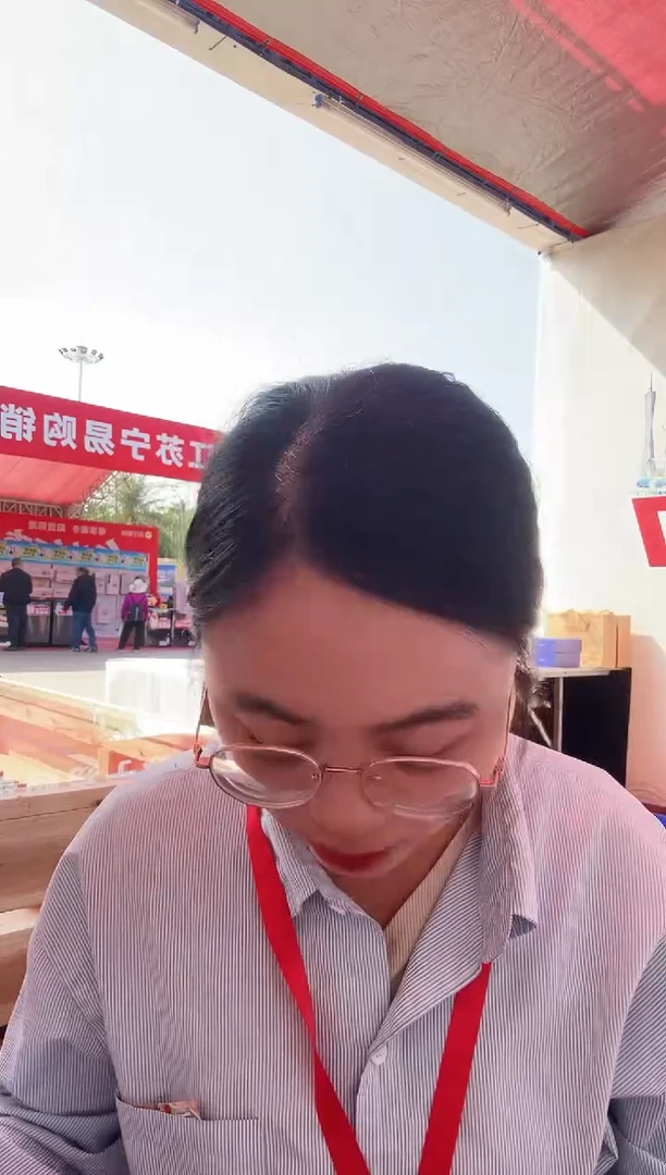 红色美工刀+2盒刀片