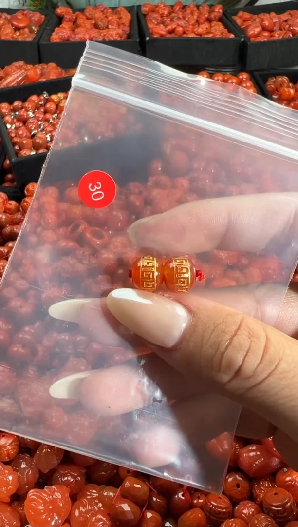 颈饰未镶嵌南红玛瑙1