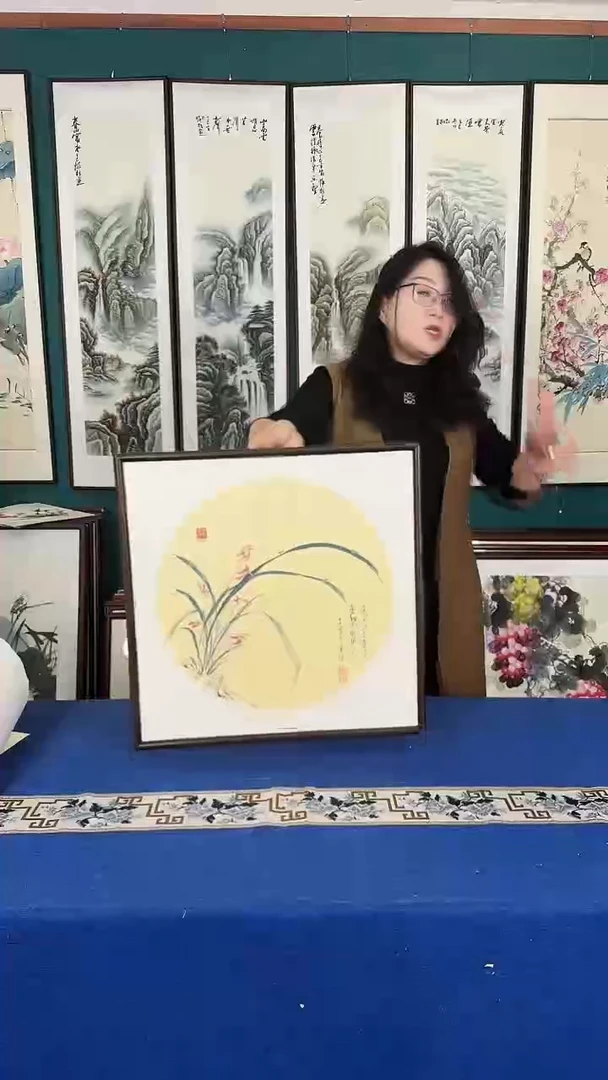 国画53*53兰花实木装裱