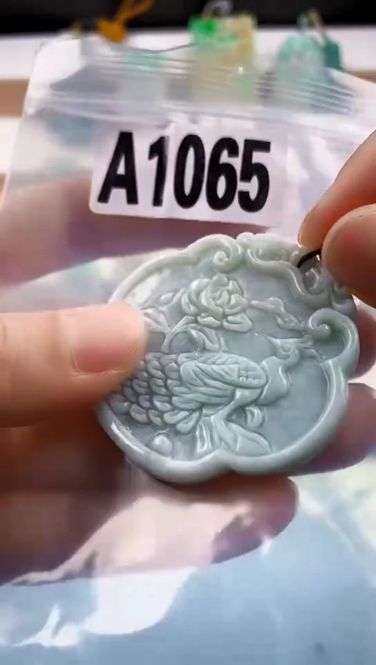 翡翠未镶嵌颈饰天然翡翠吊坠挂件