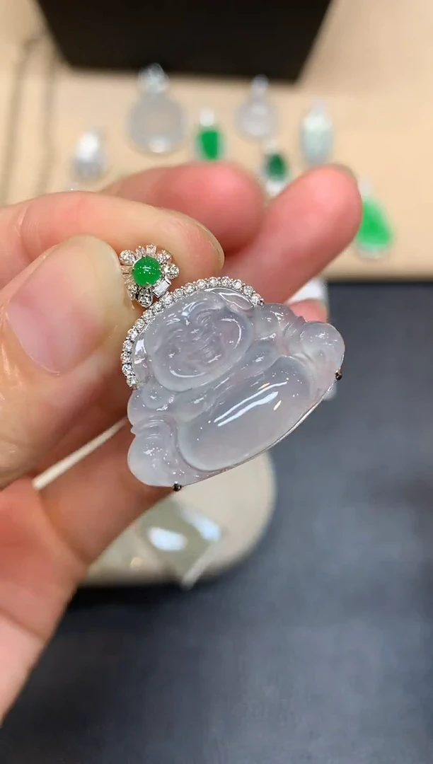 颈饰18K金镶嵌翡翠佛公【无服务费