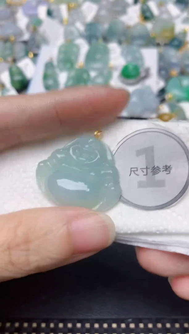 颈饰18K金镶嵌翡翠天然翡翠A货