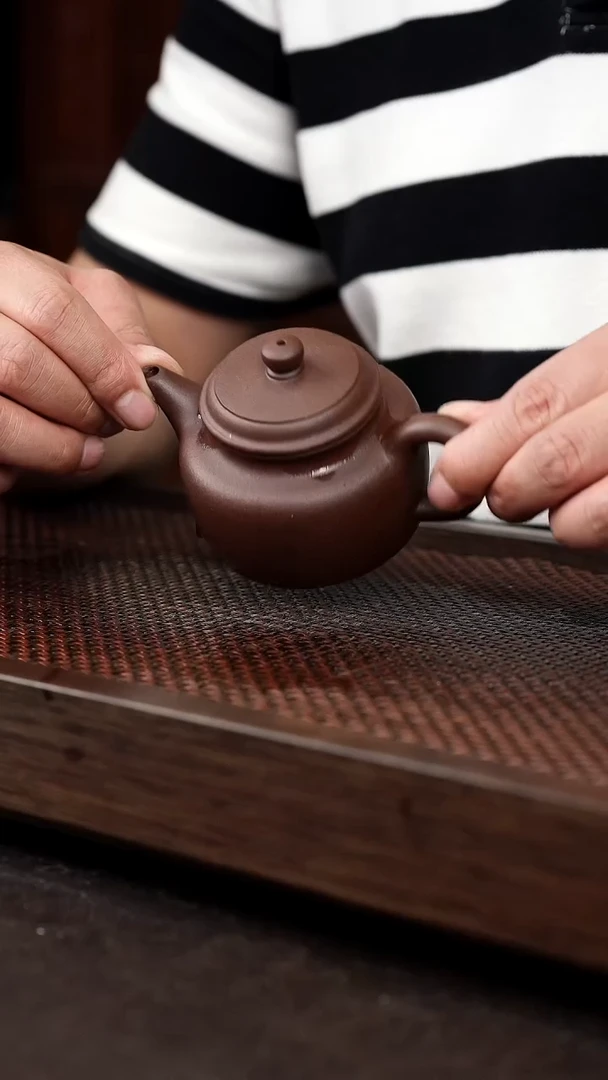 茶壶紫砂紫泥剑流德中