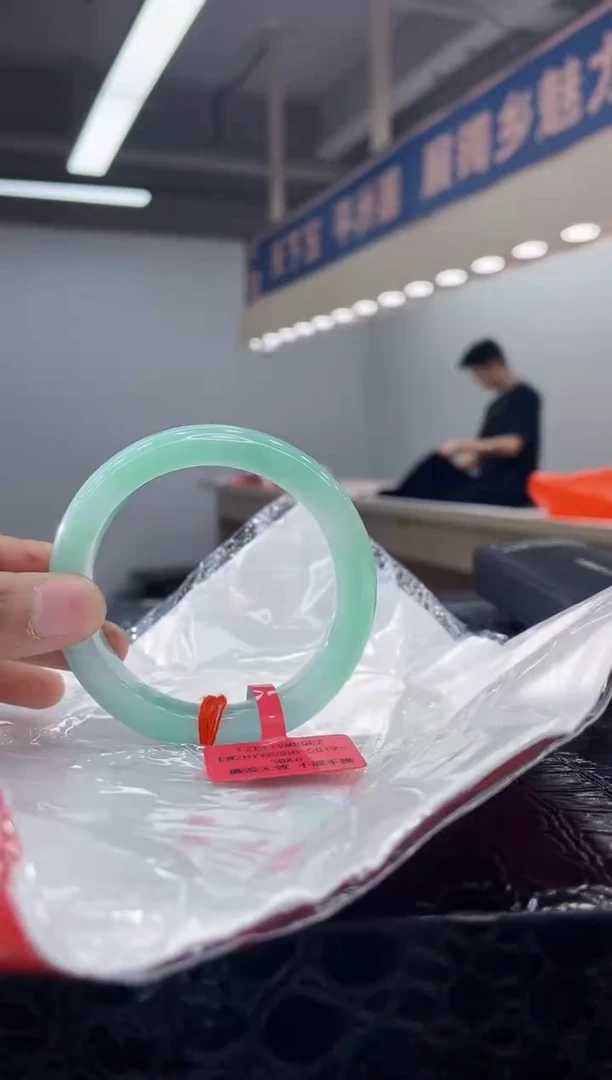 未镶嵌手镯翡翠手镯11