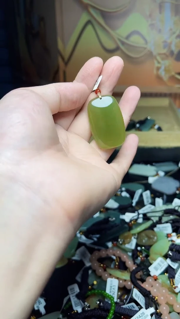 颈饰未镶嵌和田玉1