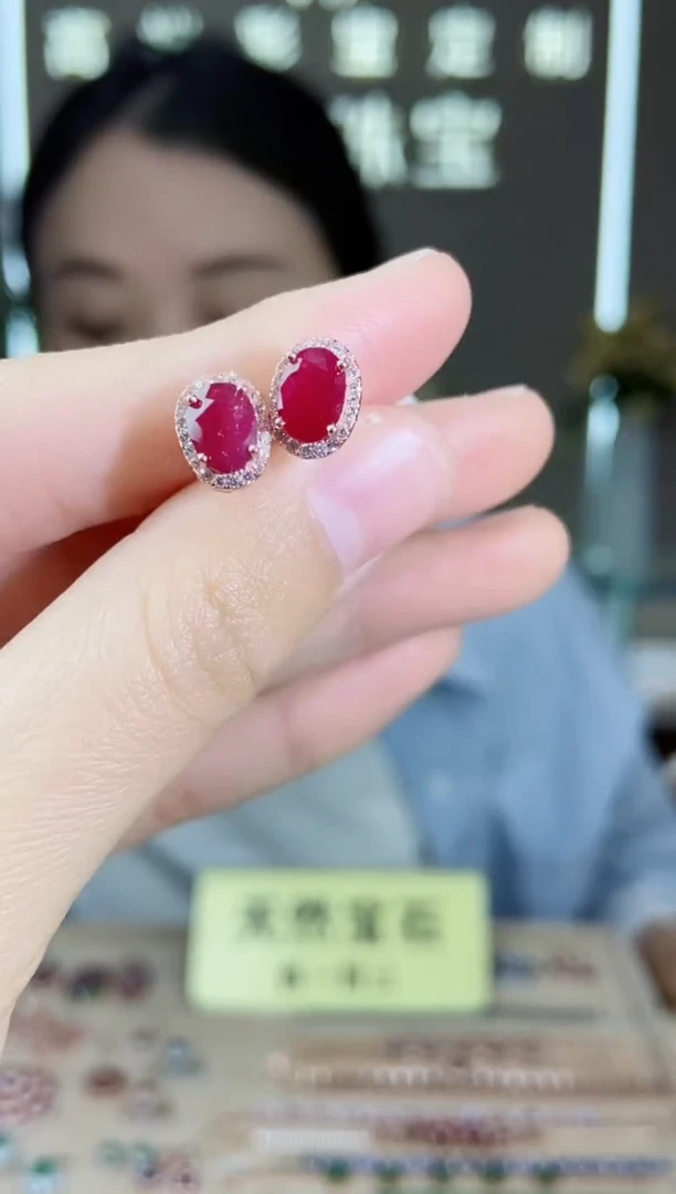 【闪购商品】红宝石耳饰银S925镶嵌耳饰