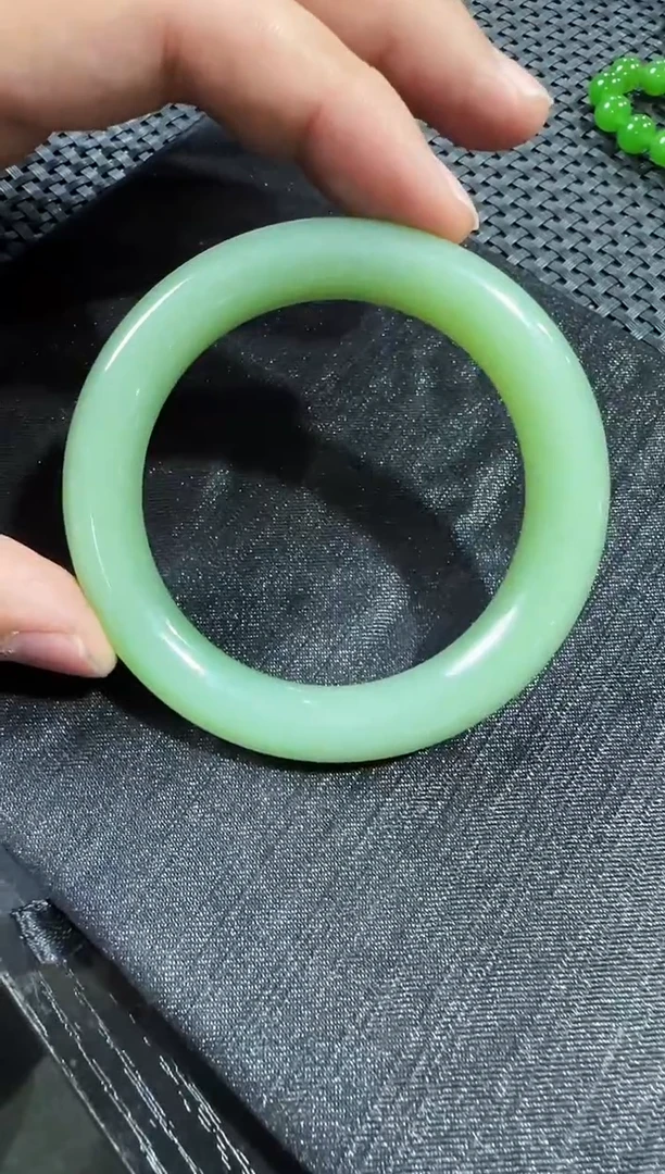 【闪购商品】和田玉（碧玉）粉青荧光手镯未镶嵌圈口约52+mm