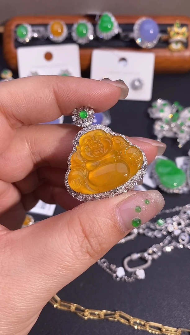 【闪购商品】翡翠颈饰18K金镶嵌吊坠