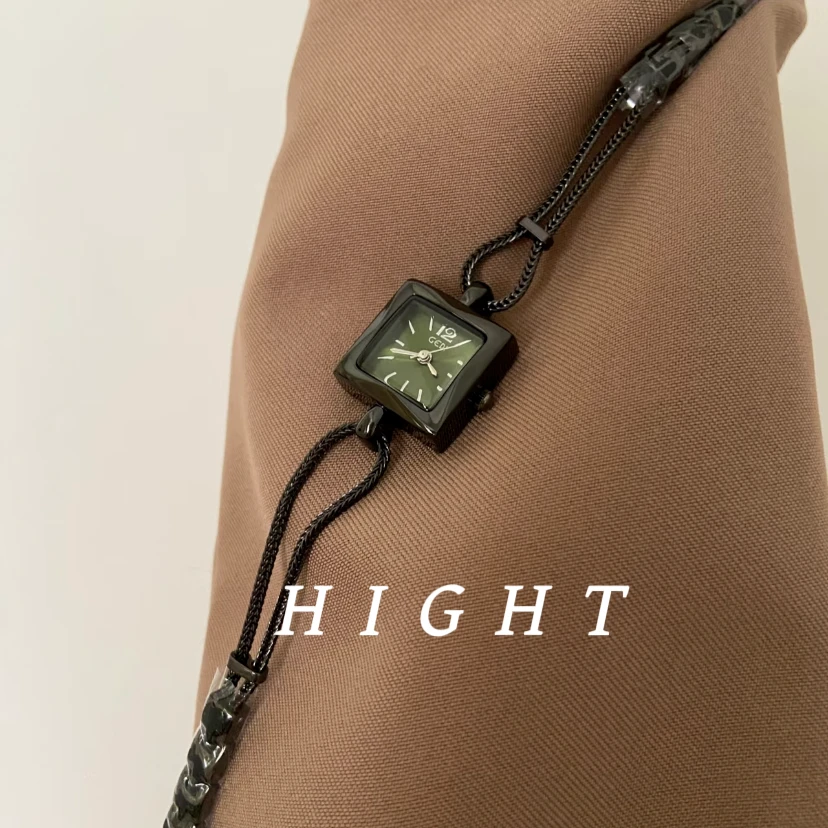 LIGHT 小黑黑手链表小众设计感