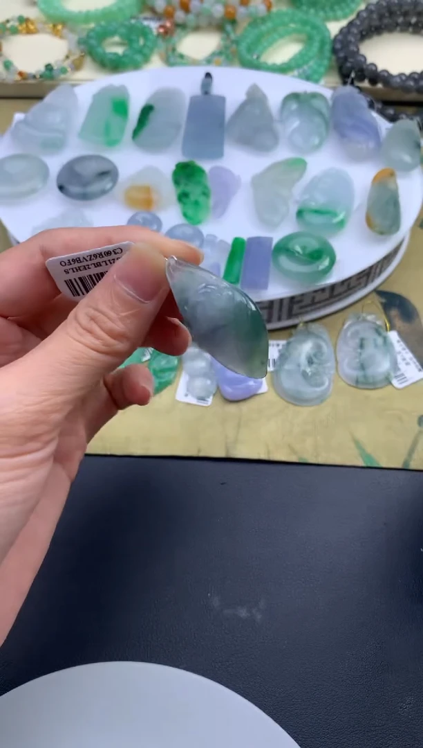 定制翡翠未镶嵌翡翠