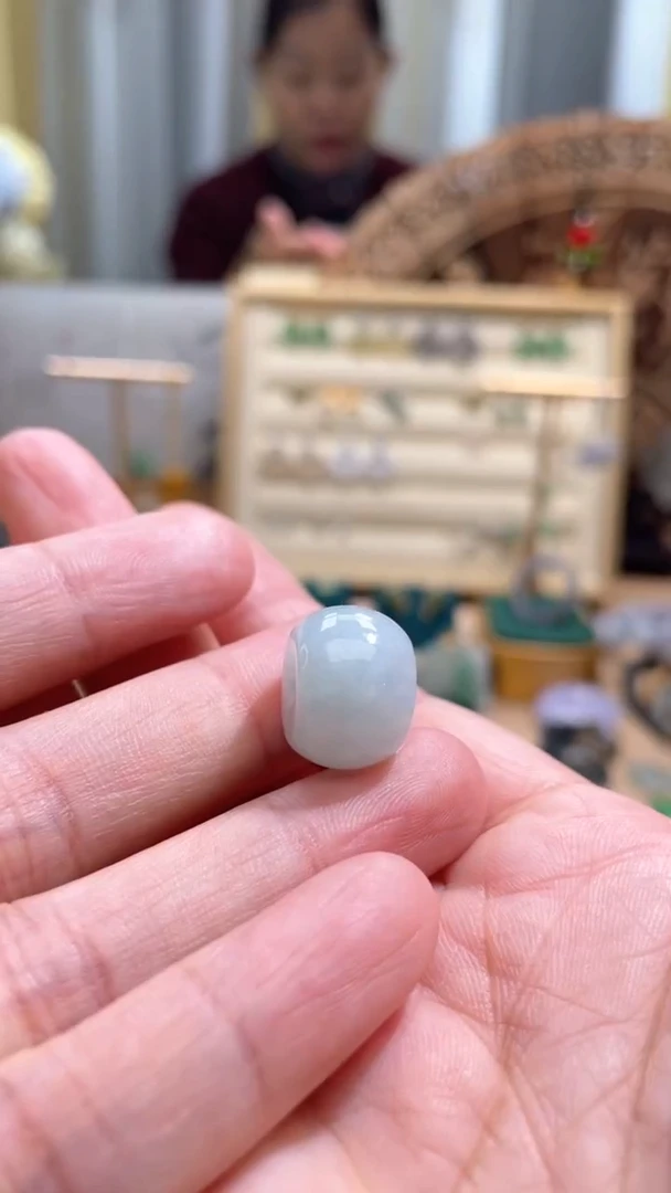 【闪购商品】翡翠颈饰未镶嵌路路通